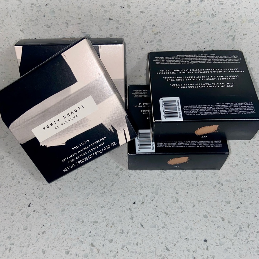 SOFT MATTE POWDER FOUNDATION FENTY BEAUTY